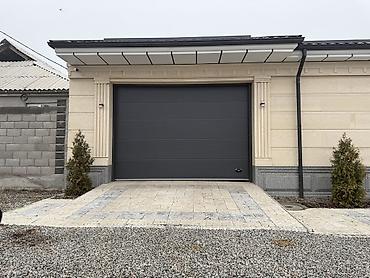 Секционные ворота: Секционные ворота и калитки из сэндвич‑панелей - Тип: подъемные — 14