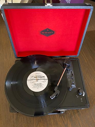 modern talking: Vinil plastin pleyeri/qramafon AUNA PeggySue qara rəngdə, portativ — 9