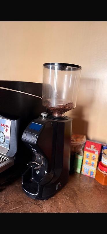 core 2: Профессиональная эспрессо‑машина Nuova Simonelli Appia (2 группы) + — 4