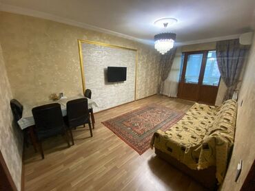 Uzunmüddətli kirayə mənzillər: Nizami rayonu, Neftçilər metrosunun yanında, köhnə tikili, 5 mərtəbəli — 2