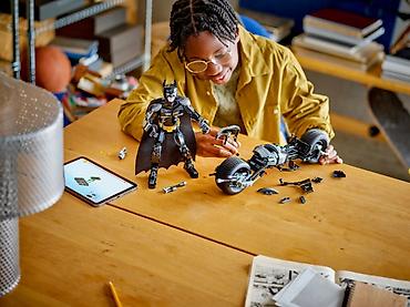 Игрушки: Продаю конструктор LEGO "Batman™ Construction Figure and the Bat-Pod — 9