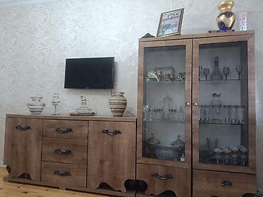 qonaq dəstləri: Qonaq otağı üçün vitrinli bufet dəsti - Material: taxta teksturalı — 2