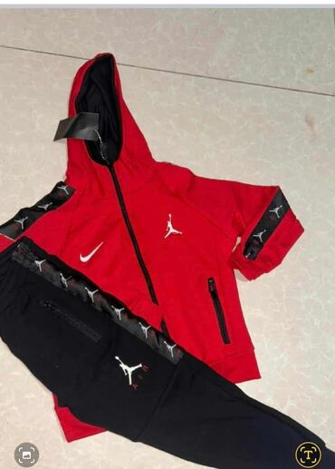 Komplet trenerke: Komplet dečije trenerke sa kapuljačom i patentnim zatvaračem, idealan — 1