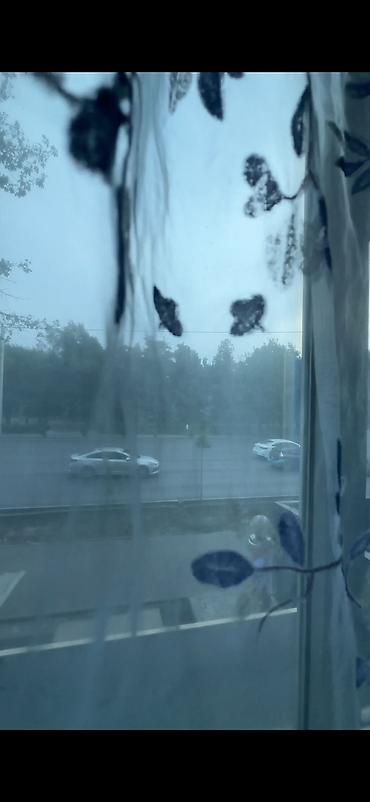 ишу комната: Срочно продаю 3 ком. кв. рай. парка Ата-Түрк 2 этаж из 4 Коммуникации — 8