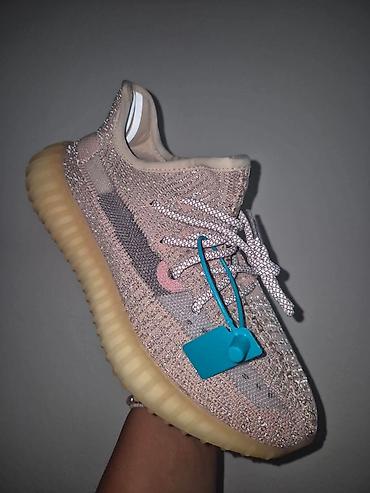tn drift buzz: Yezzy lepo odradjene
Urezan boost u djonu
36-48
4000din
SS🖤 — 1