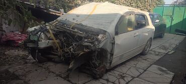 глушитель авенсис: Toyota : 2002 г., 1.6 л, Автомат, Бензин, Хетчбек