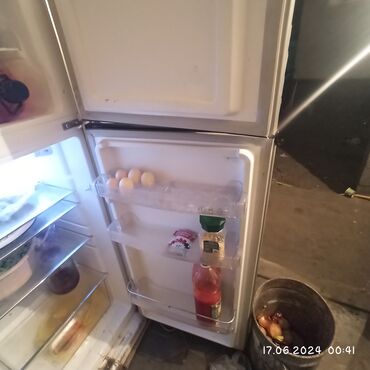 холодильник сокулуке: Муздаткыч Artel, Колдонулган, Эки камералуу, 53 * 142 * 42