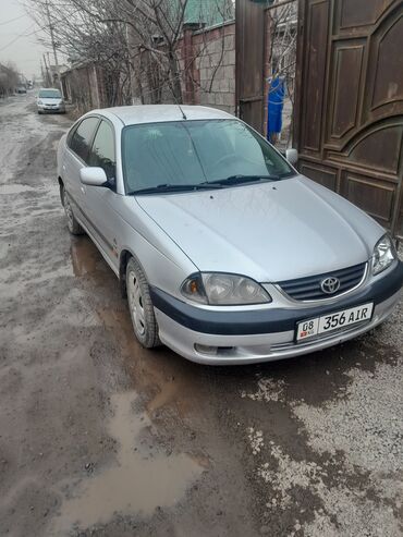 Toyota: Toyota Avensis: 2001 г., 1.8 л, Механика, Бензин, Хэтчбэк