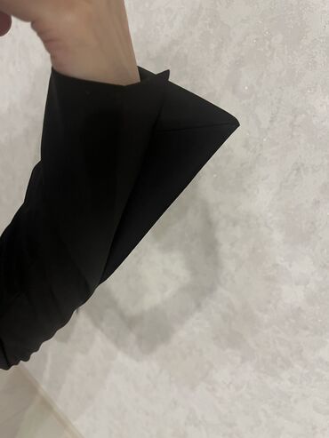 Dəstlər, kostyumlar: Пиджак Gucci. Оригинал. Размер 40 но идёт на 38 (маломерка) — 7