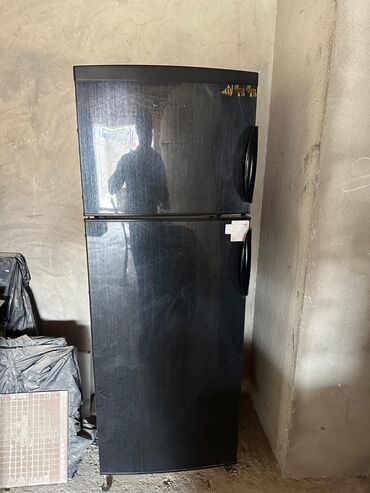 Mikrodalğalı sobalar: İşlənmiş 2 qapılı Soyuducu Satılır, rəng - Qara, Təkərli