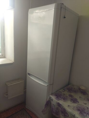 аристон для машины: Муздаткыч Indesit, Эки камералуу, De frost (тамчы)