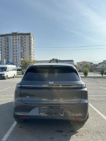 byd plus: Lixiang L6: 2025 г., 1.5 л, Автомат, Гибрид, Кроссовер — 4