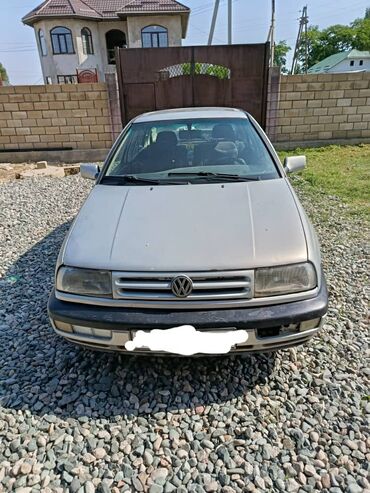 машина жалалабат: Volkswagen Vento: 1994 г., 1.8 л, Бензин, Седан