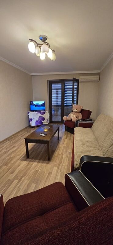 Günlük kirayə mənzillər: 3 otaqlı — 10