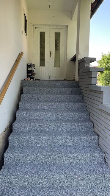 Kuće na prodaju: 390 kv. m, 8 soba — 4