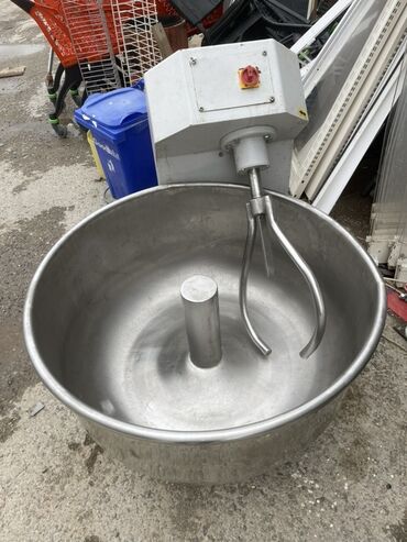 Professional sobalar: Sənaye tipli xəmir yoğurma maşını - Tip: Elektriklə işləyən spiral