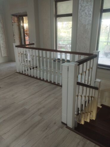 Деревянные лестницы: Деревянная лестница Для дома, Форма лестницы: Много-маршевая, Стиль: Классический — 3