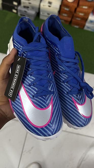 nike react: Новые сороконожки 40 размер Футбольные сороконожки Nike с технологией — 1