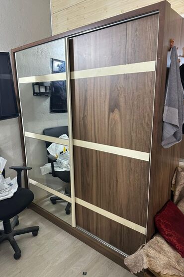 generator işlənmiş: Düz dolab, Dolab-asılqan lalafo.az -da generator işlənmiş: Düz dolab, Dolab-asılqan