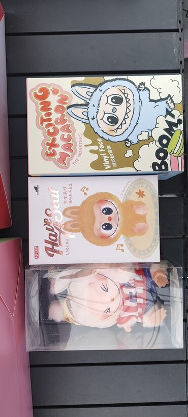 трендовые мишки с капюшоном: Фигурка "Виниловое лицо" из серии The Monsters от POP MART LABUBU. Эта