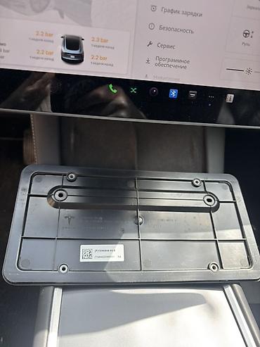nomrem az masin: Tesla nömrə nişanı üçün orijinal ön/plastik bərkidici panel (bracket) — 1