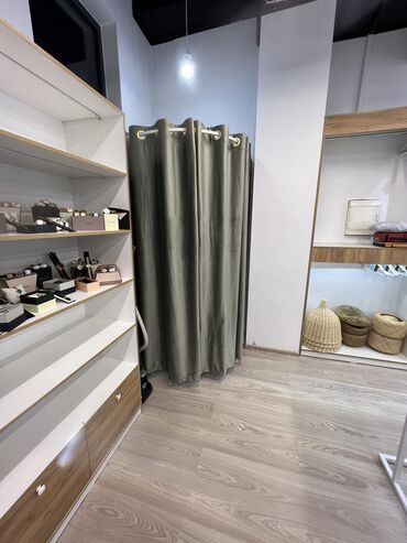 Кронштейны, стойки: Кронштейны Стеллажи Стойки Вешала Столы ресепшен Раскладочные — 4