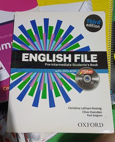 yazı maşını: English file pre intermediate Student book+ tapşırıq kitabçasi ikiside