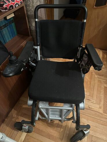 Qoruyucu plyonka və şüşələr: Elektrikli Elil arabasi, Almaniya istehsali. Cox az istifade olunub
