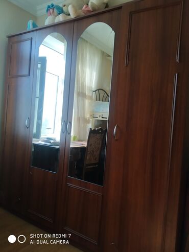 шкаф: İşlənmiş, Açılan, 4 qapılı Düz dolab, Qarderob, paltar dolabı