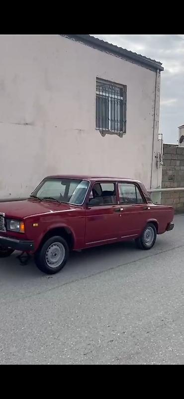 guzgu sumqayit: VAZ 2107, klassik sedan - Rəng: tünd bordo - Kuzov: 4 qapı, xrom ön — 1