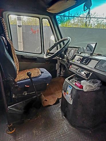 4777 nömrə: Mercedes-Benz 208D mikroavtobus - Kuzov: uzun və yüksək tavanlı, ağ — 5