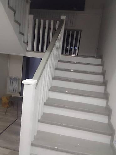 Деревянные лестницы: Деревянная лестница Для дома, Форма лестницы: Много-маршевая, Стиль: Классический — 35