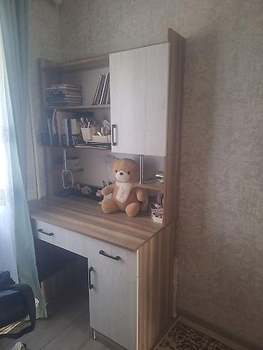 dressing table: Продаю письменный стол с надстройкой и местами для хранения. Б/у.но — 3