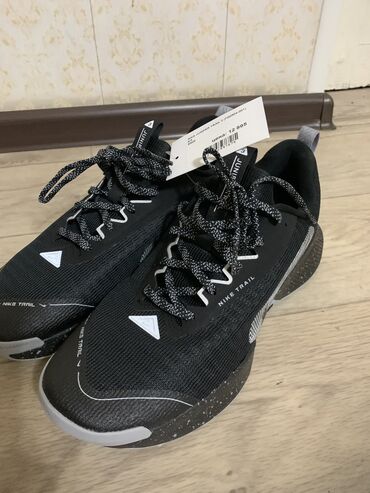 лоро пиано обувь цена бишкек: Мужские кроссовки, 43, Nike, Новый, цвет - Черный, Самовывоз, Бесплатная доставка, Платная доставка