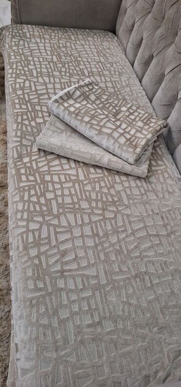 Prekrivači za nameštaj: Plisani flekeri
Dimenzije-80*80;80*150;80*200
Cena 4200 din — 5