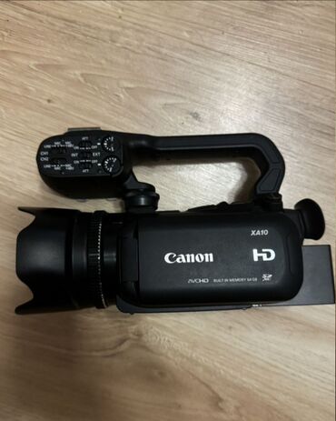 рабочий холодилник: Профессиональная видеокамера Canon XA10 - Формат записи: AVCHD, HD. -