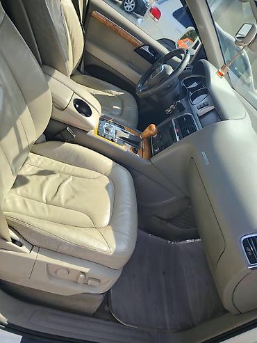 audi 6: Audi Q7: 4.2 l | Krossover — 7