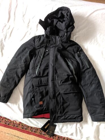 мужской куртки: Куртка S (EU 36), M (EU 38), 4XL (EU 48), цвет - Черный
