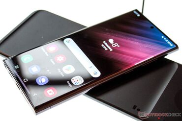 продаю самсунг: Samsung Galaxy S22 Ultra, Б/у, 256 ГБ, цвет - Черный, 2 SIM