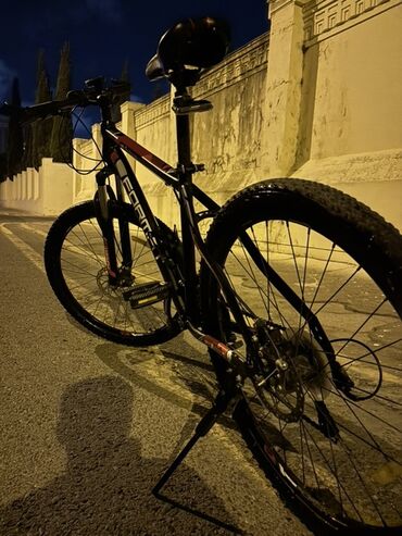 İdman velosipedləri: İşlənmiş Dağ velosipedi 26", sürətlərin sayı: 21, Ünvandan götürmə — 17