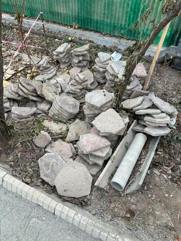 Отдам даром: Тротуарная плитка (разборка), разные формы и размеры. Описание: - — 6