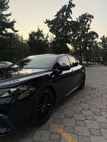 Toyota: Toyota Camry: 2021 г., 2.5 л, Автомат, Бензин, Седан — 2