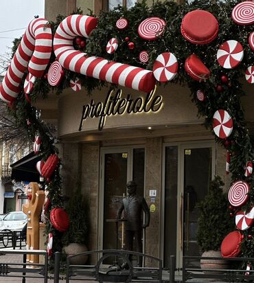 полки для конфет в магазин: Новогодний декор - Тематика: яркая конфетная витрина в красно-белой