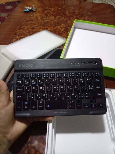 Digər planşetlər: Təqdim olunur: 10.1” planşet və maqnitli smart qapaq Xüsusiyyətlər: - — 10