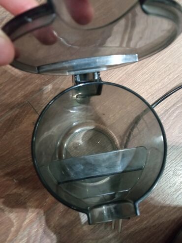 Другая бытовая техника: Продается соковыжималка потому что нам подарили новую. Состояние — 9