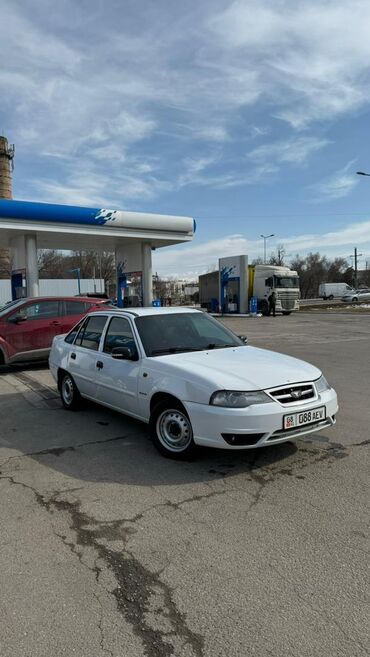 Daewoo: Daewoo Nexia: 2012 г., 1.6 л, Механика, Бензин, Седан