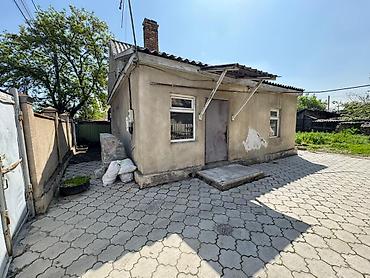 Продажа коттеджей и домов: 🏡 Продается участок с домом в перспективном районе Бишкека! 📍 ж/м — 1