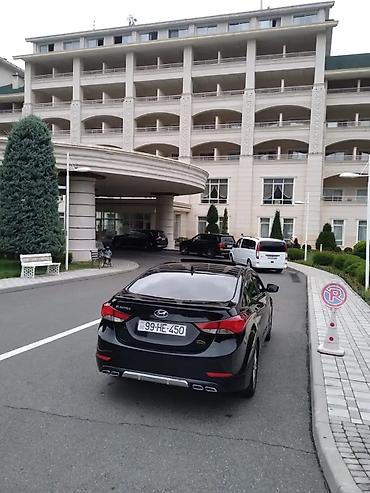 Hyundai: Hyundai Elantra sedan - Kuzov: sedan, qara rəng - Mühərrik: benzin - — 8