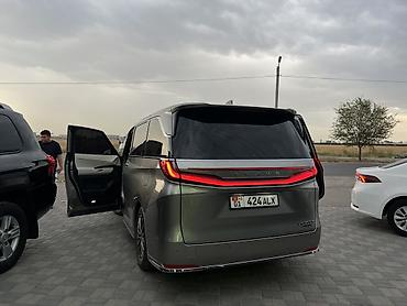 лексус минивен: Lexus LM: 2025 г., 2.4 л, Автомат, Гибрид, Минивэн — 3