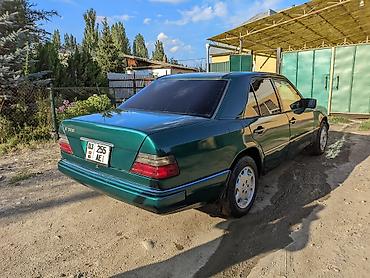 Mercedes-Benz: Mercedes-Benz E-Class: 1990 г., 3 л, Ручные, Бензин, Седан — 4